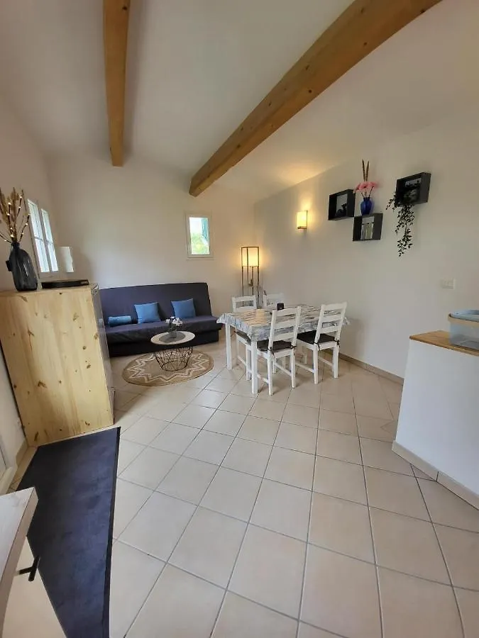 LES FARGETTES - charmante petite maison avec jardin - 2 pièces à Privas France